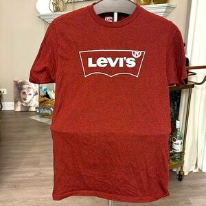 SHORT SLEEVE LEVI SHIRT SIZE SMALL